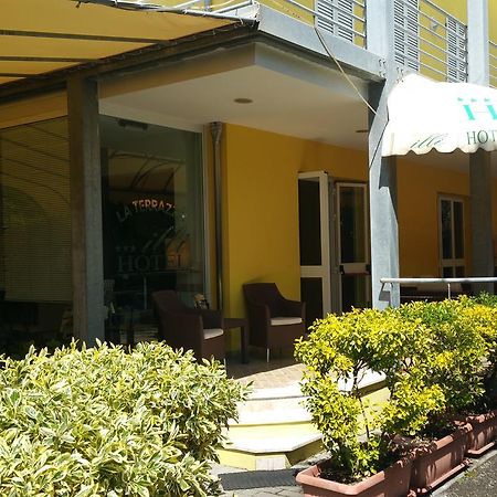 Hotel Illi Марина ди Маса Екстериор снимка