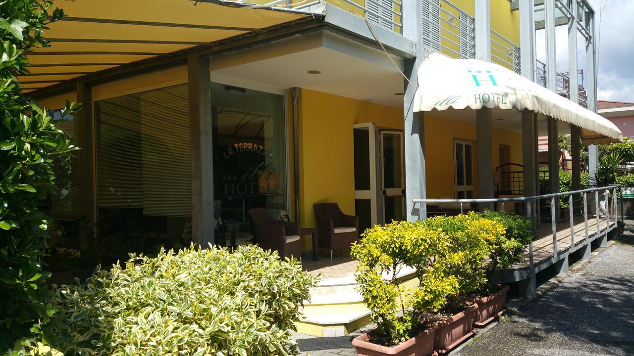 Hotel Illi Марина ди Маса Екстериор снимка